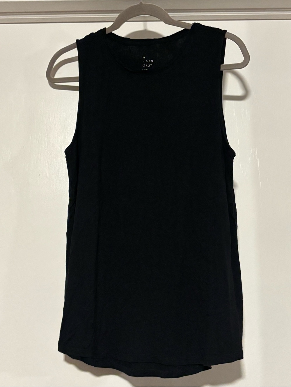 🌸a new day Black Sleeveless Tank